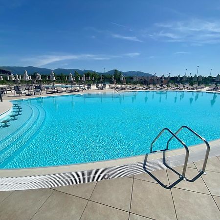 Kings' Valley Medical & Spa Hotel 卡赞勒克 外观 照片 The swimming pool at the complex