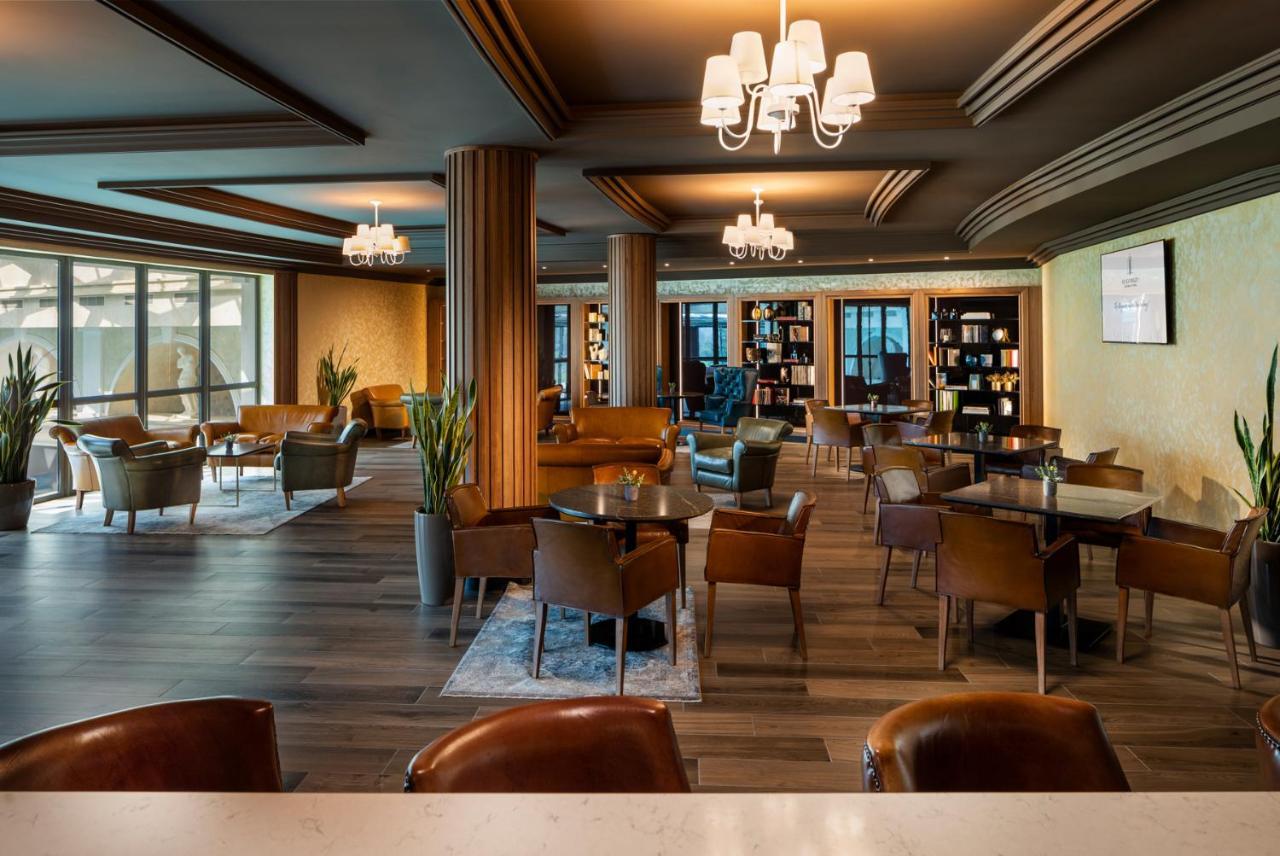 Kings' Valley Medical & Spa Hotel 卡赞勒克 外观 照片 The lounge at the airport
