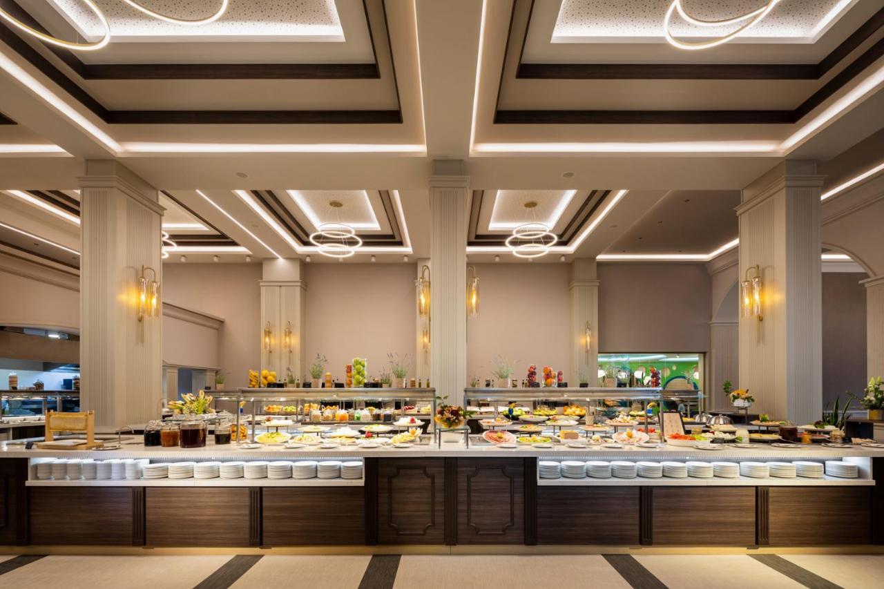 Kings' Valley Medical & Spa Hotel 卡赞勒克 外观 照片 The buffet at the Grand Hyatt Manila