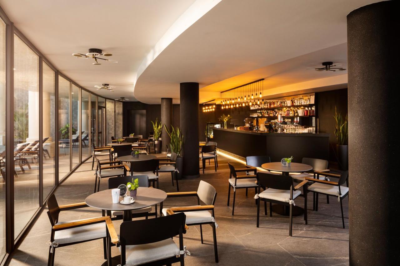 Kings' Valley Medical & Spa Hotel 卡赞勒克 外观 照片 The Lounge at the InterContinental Vienna