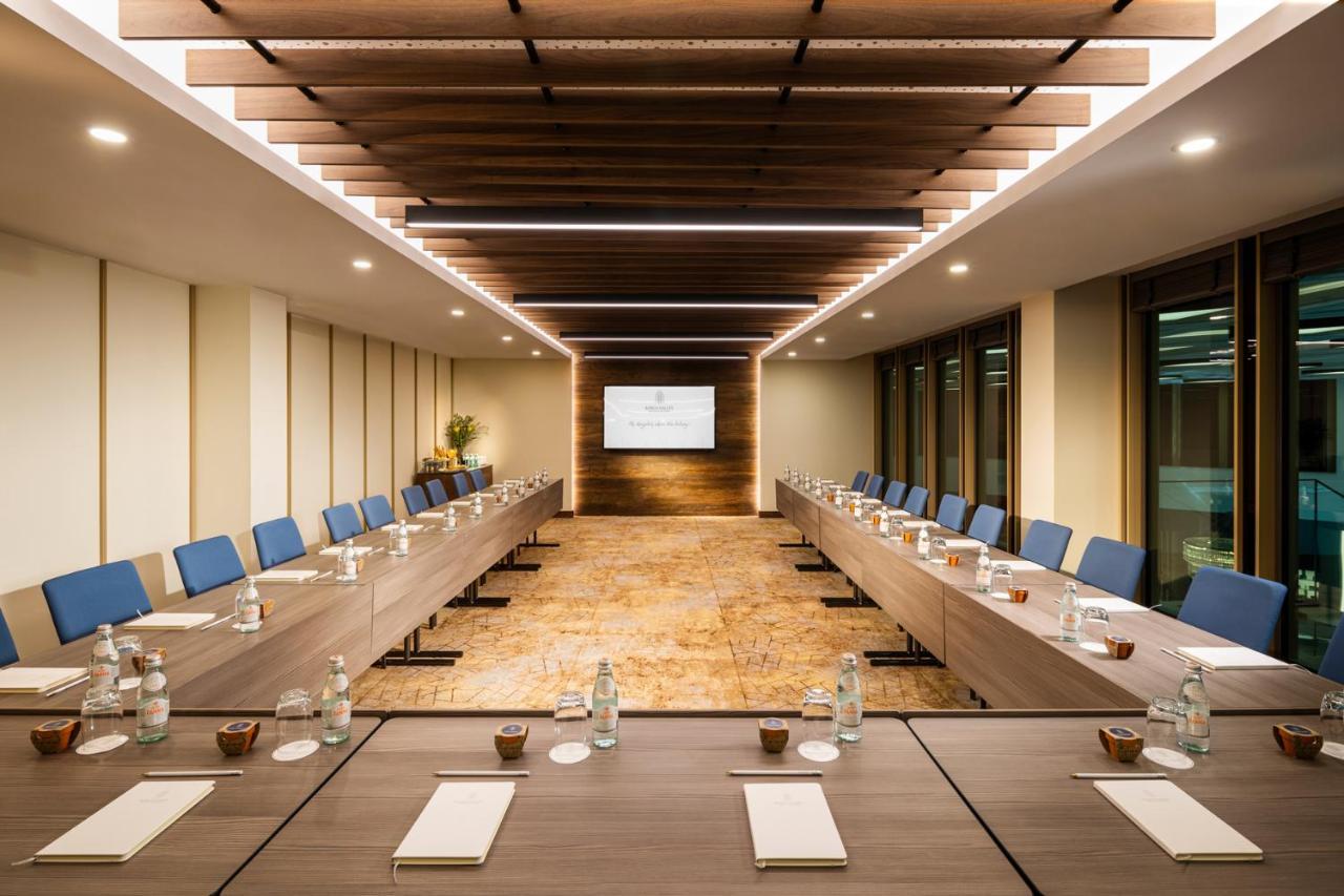 Kings' Valley Medical & Spa Hotel 卡赞勒克 外观 照片 Meeting room at the hotel