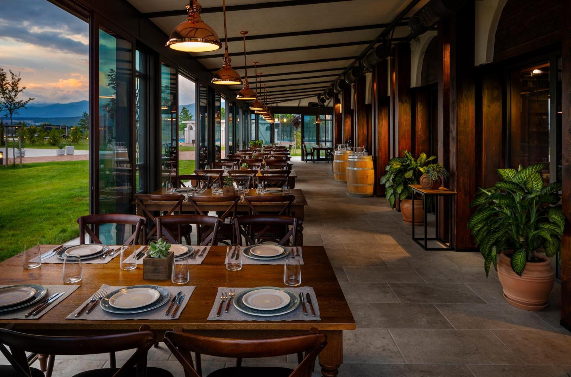 Kings' Valley Medical & Spa Hotel 卡赞勒克 外观 照片 Restaurant