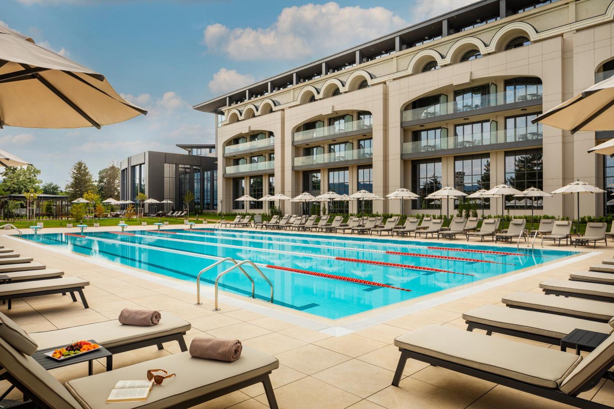 Kings' Valley Medical & Spa Hotel 卡赞勒克 外观 照片 The swimming pool at the hotel