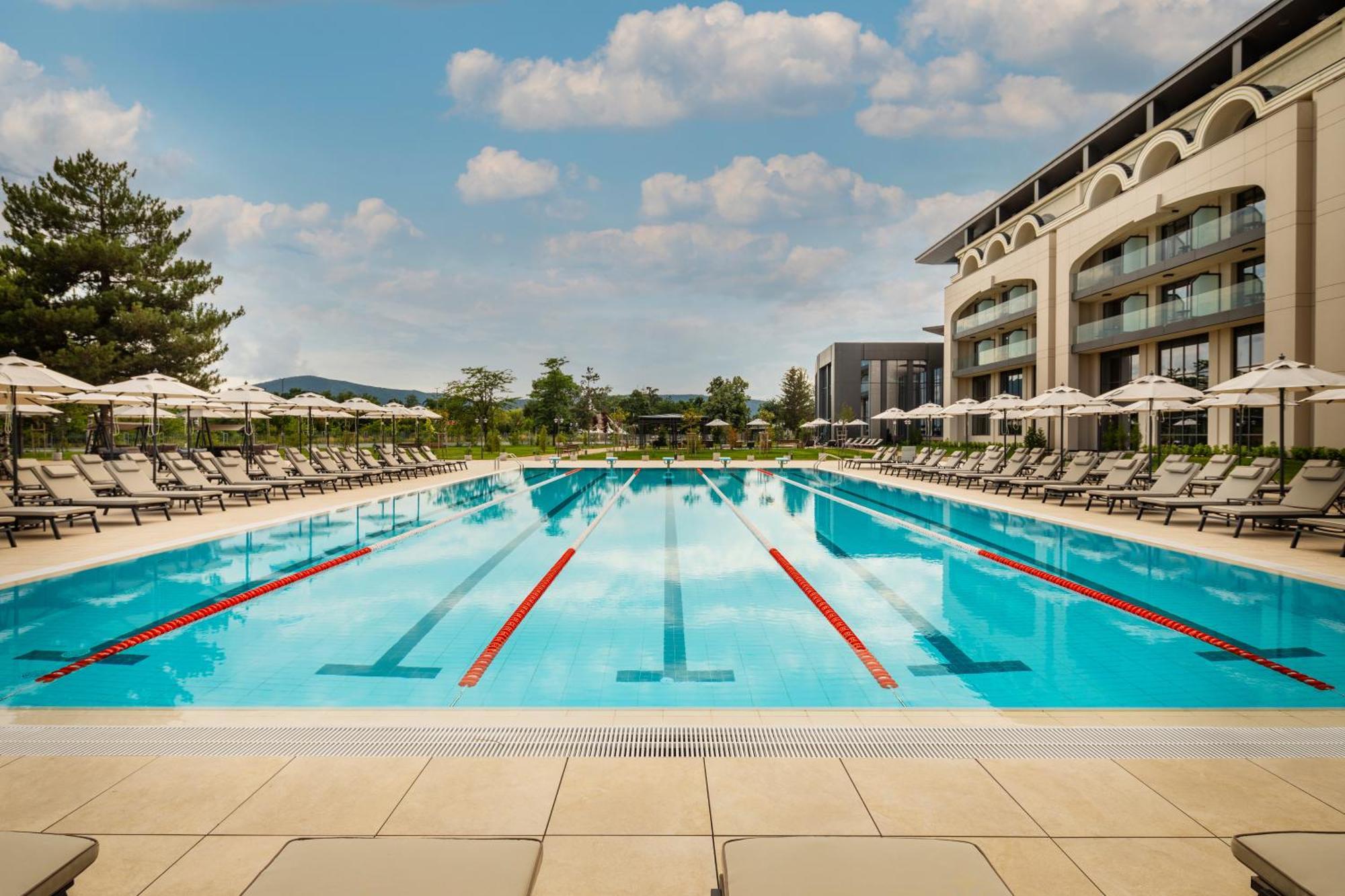 Kings' Valley Medical & Spa Hotel 卡赞勒克 外观 照片 The swimming pool at the hotel
