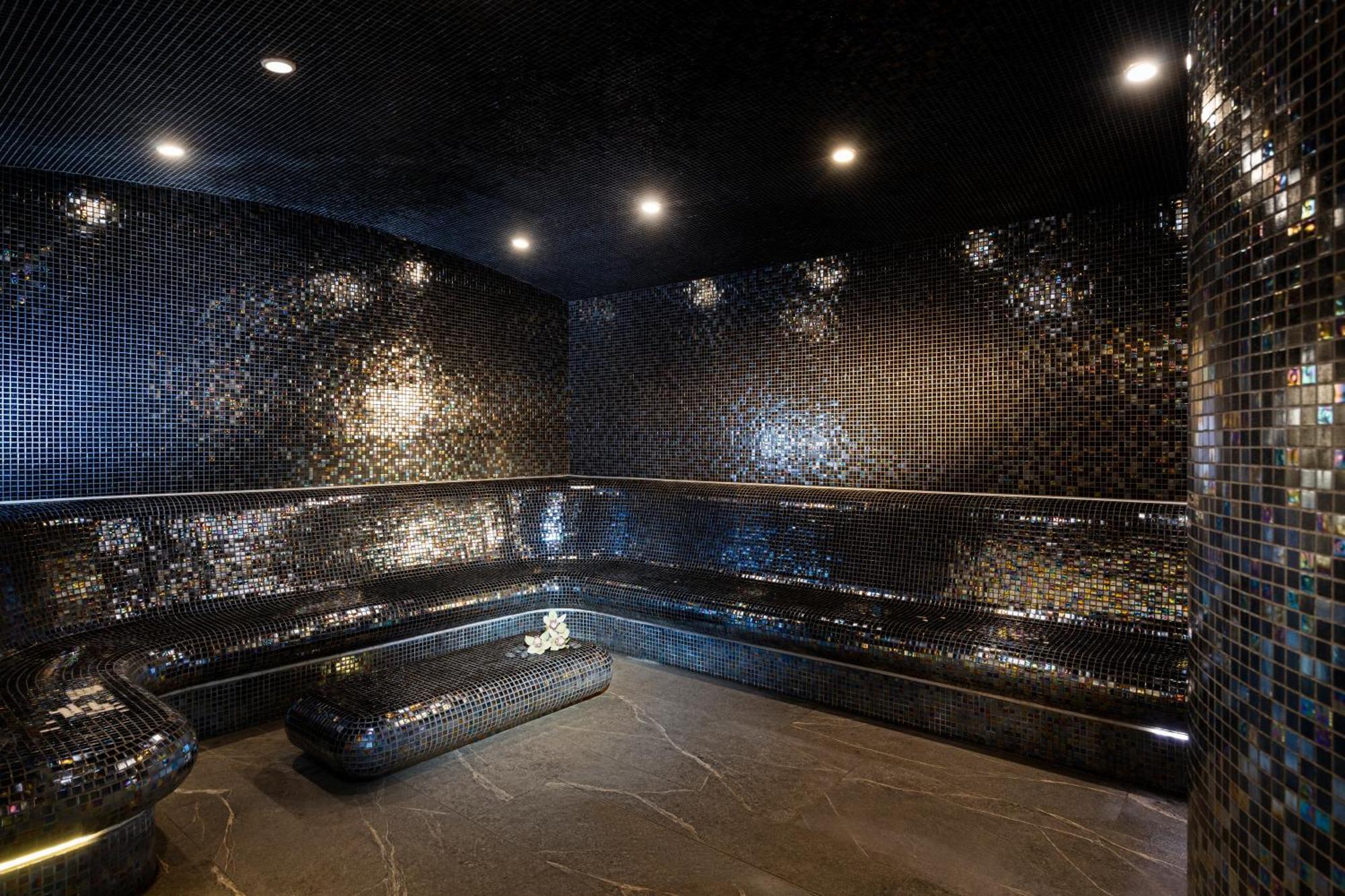 Kings' Valley Medical & Spa Hotel 卡赞勒克 外观 照片 The interior of the spa