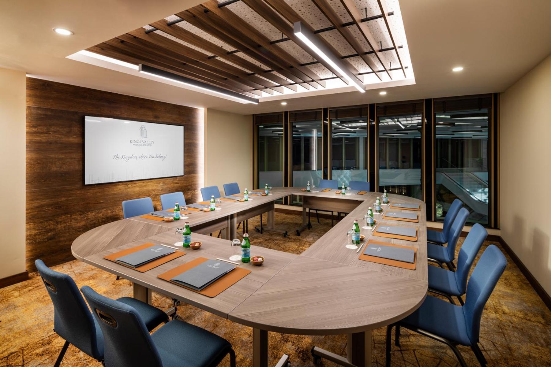 Kings' Valley Medical & Spa Hotel 卡赞勒克 外观 照片 Meeting room at the hotel